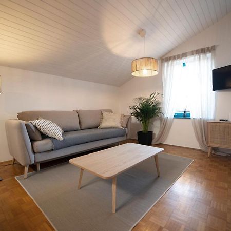 איזולה Modra Luna- Apartment With Terrace מראה חיצוני תמונה